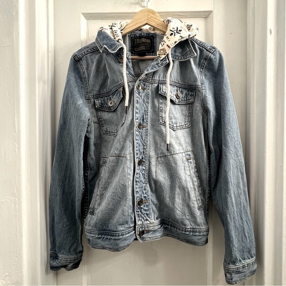 21men | Forever 21 Hooded Denim Jacket, size Small - Picture 2 of 7